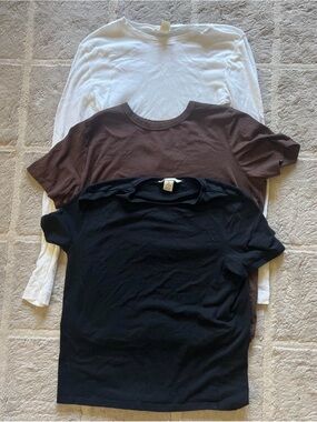 H&M and Old Navy Classic t shirt bundle